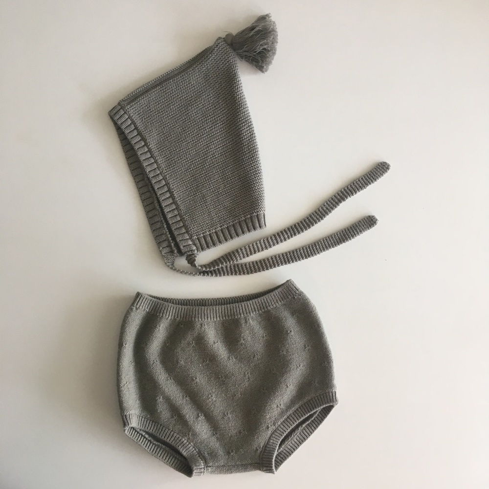 Quincy Mae 6-12 month organic cotton knit pixie baby bonnet hat and bloomer set